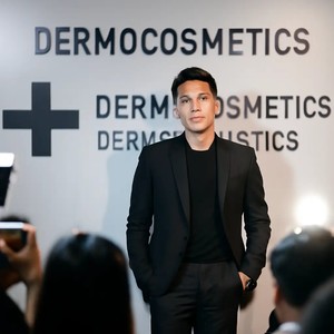 변우석, 압도적 비주얼과 피지컬로 성수동 포토콜 현장 장악!
